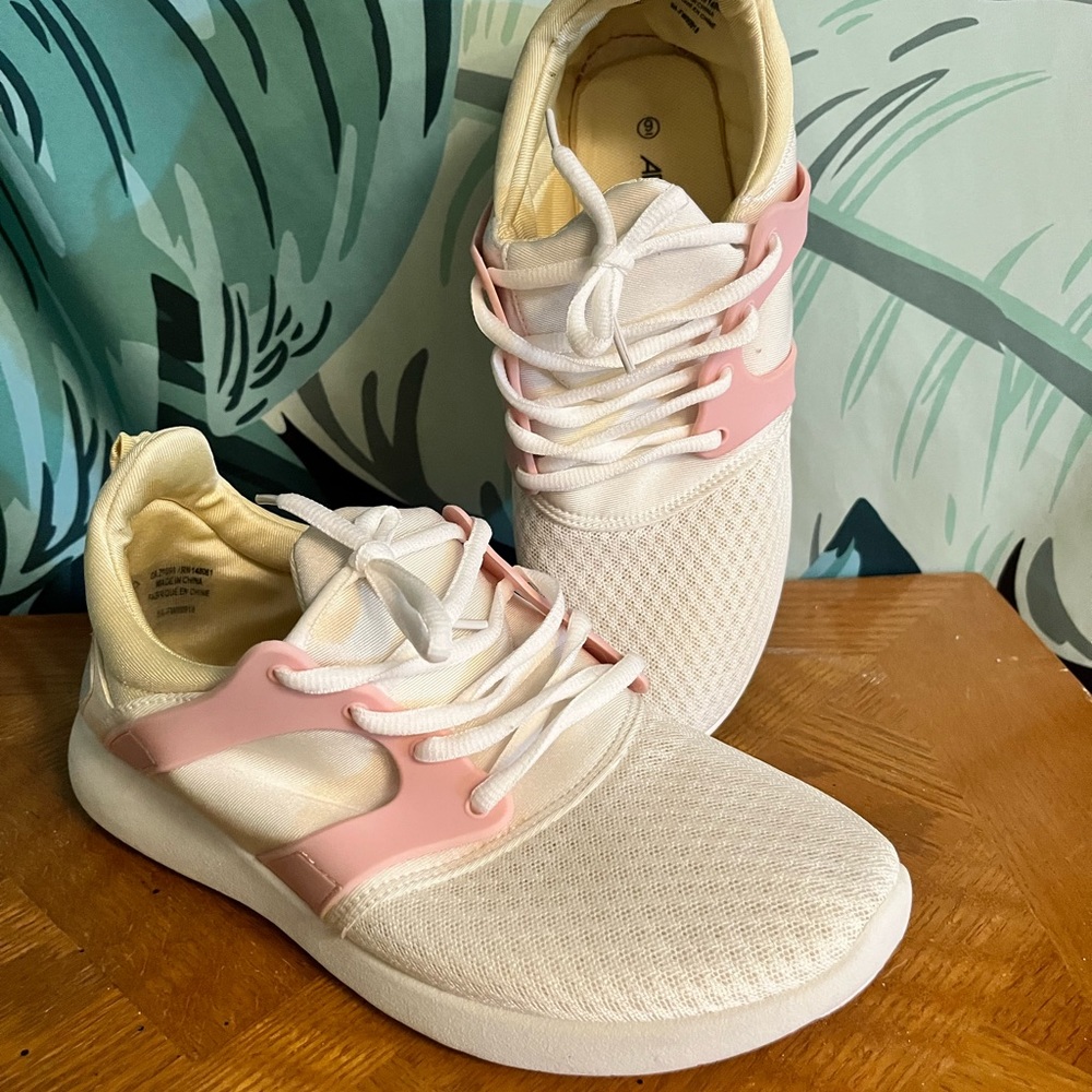 Retro Pastel Sneaker